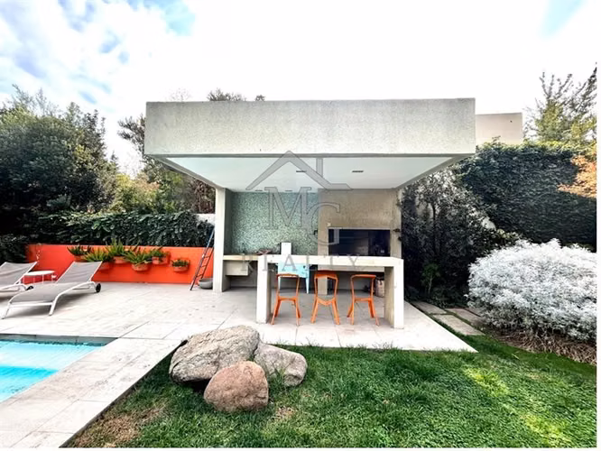Casa en venta de 4 dorm +escritorio en Piedra Roja Colina