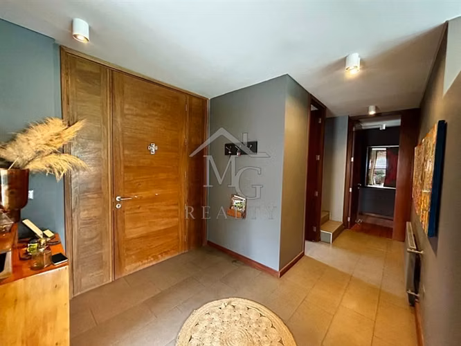 Casa en venta de 4 dorm +escritorio en Piedra Roja Colina