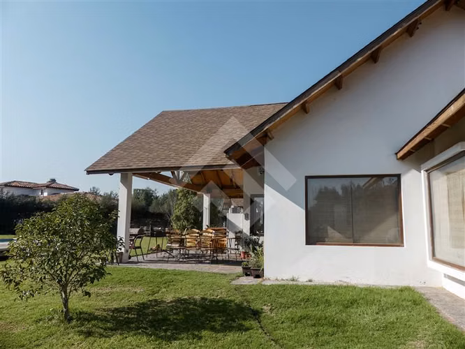Parcela Vendo 4D4B piscina Panel Solar Condominio Talagante