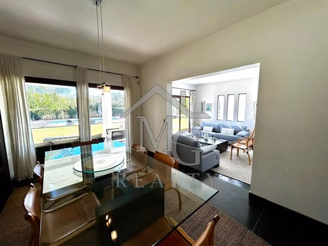 Casa en venta de 4 dorm. en Colina