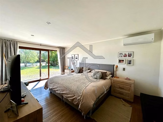 Casa en venta de 4 dorm. en Colina