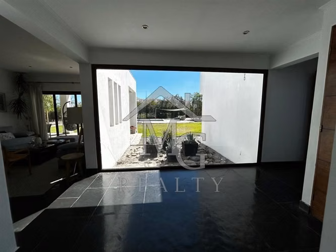 Casa en venta de 4 dorm. en Colina