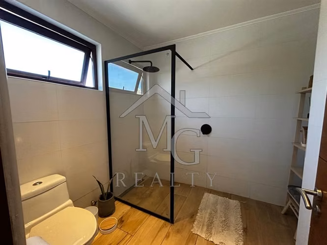 Casa en venta de 4 dorm. en Colina