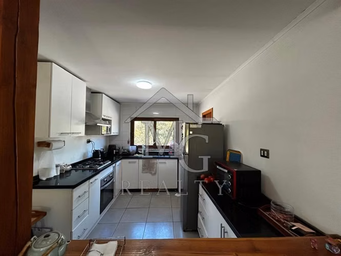 Casa en venta de 4 dorm. en Colina