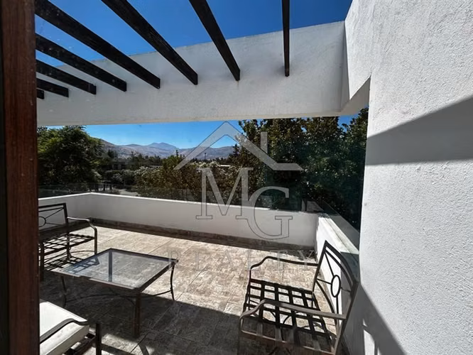 Casa en venta de 4 dorm. en Colina