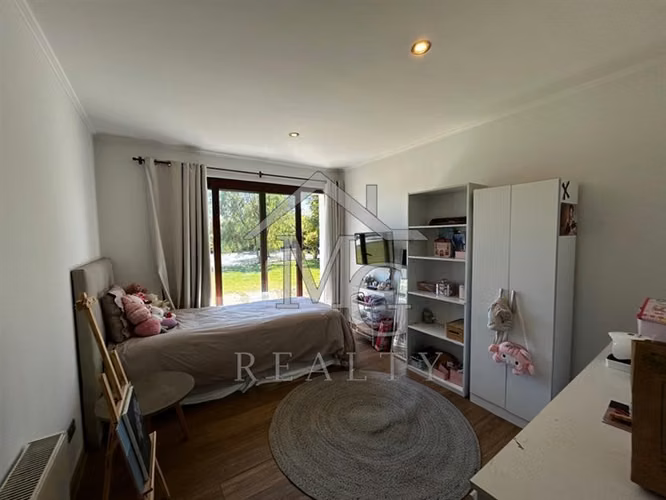 Casa en venta de 4 dorm. en Colina