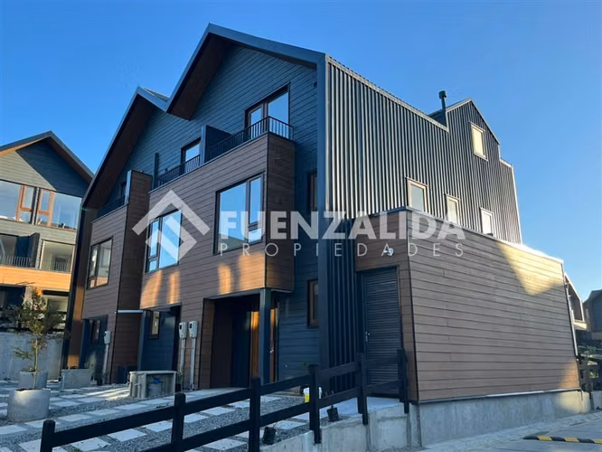 Townhouse Moderno 3D3B Sector Céntrico Puerto Varas