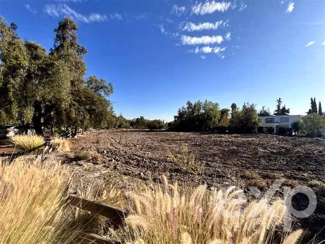 Terreno Plano en Borde de Cancha Las Brisas de Chicureo