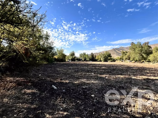 Terreno Plano en Borde de Cancha Las Brisas de Chicureo