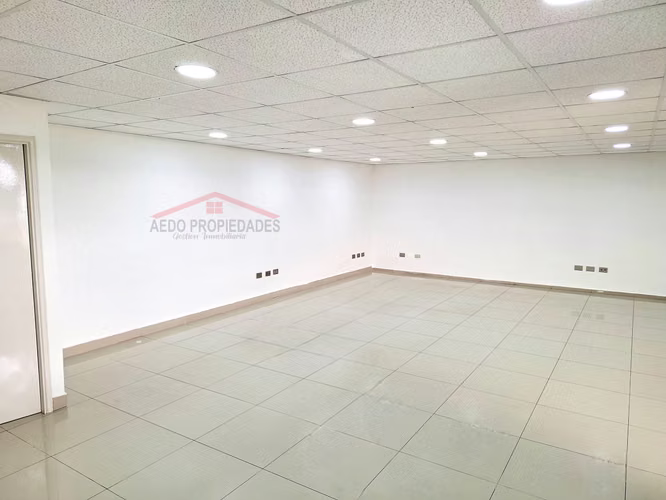 Se Arrienda Espaciosa y Moderna Oficina, pleno centro Ciudad de Quillota