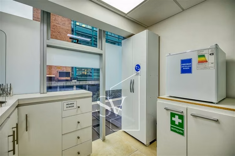 Clínica Dental Full Equipada casi nueva cercana a Estoril