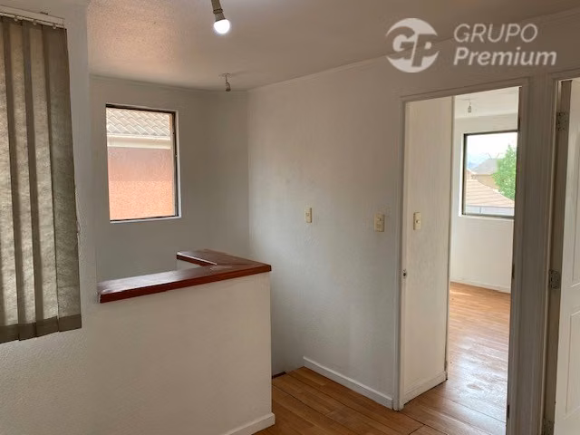 Casa aislada en venta 3D 3B 2E en Peñaflor en av. principal