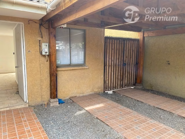 Casa aislada en venta 3D 3B 2E en Peñaflor en av. principal