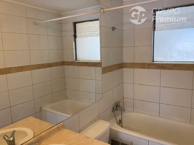 Casa aislada en venta 3D 3B 2E en Peñaflor en av. principal
