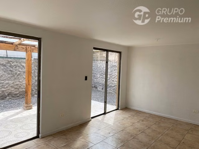 Casa aislada en venta 3D 3B 2E en Peñaflor en av. principal