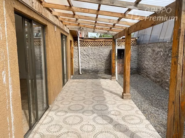 Casa aislada en venta 3D 3B 2E en Peñaflor en av. principal