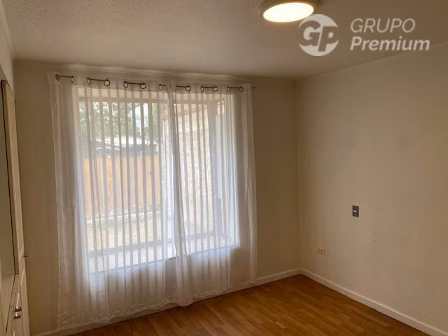 Casa aislada en venta 3D 3B 2E en Peñaflor en av. principal
