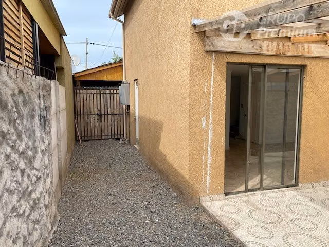 Casa aislada en venta 3D 3B 2E en Peñaflor en av. principal