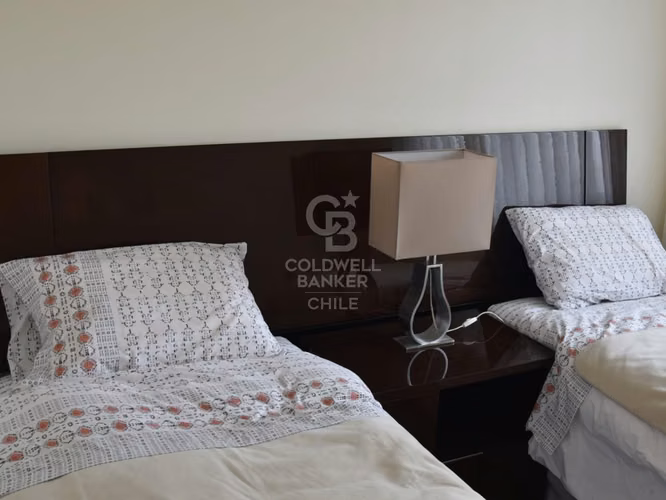 Moderno depto. c/jardín privado, céntrico y seguro.
