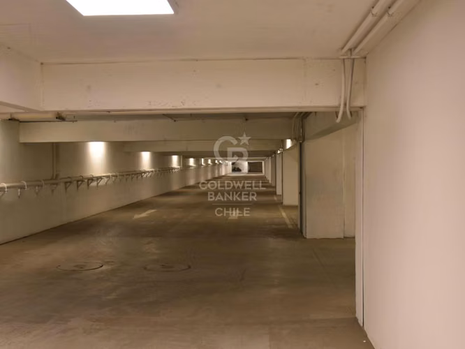 Moderno depto. c/jardín privado, céntrico y seguro.