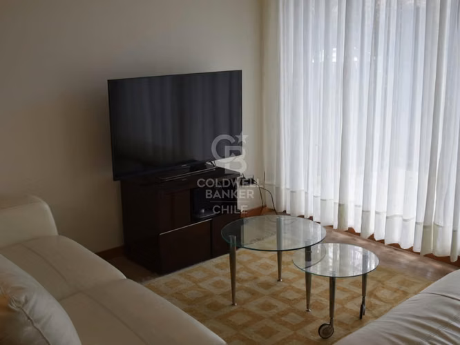 Moderno depto. c/jardín privado, céntrico y seguro.