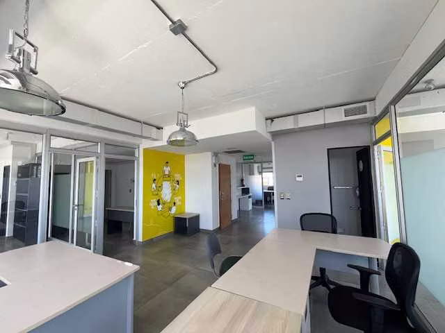 Amplia y Moderna Oficina de 140 M2  (158533)