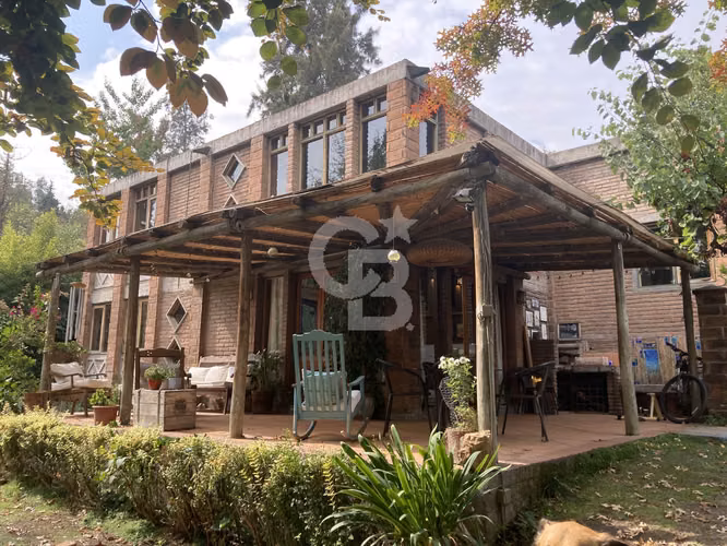 Casa en Condominio en Las Condes con vista a Santiago