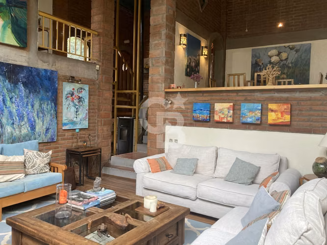Casa en Condominio en Las Condes con vista a Santiago