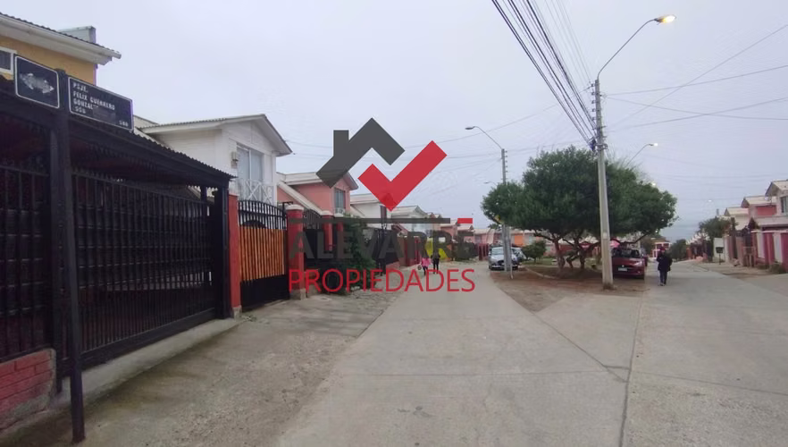 LINDA CASA EN VENTA OVALLE SECTOR SAN LUIS IV