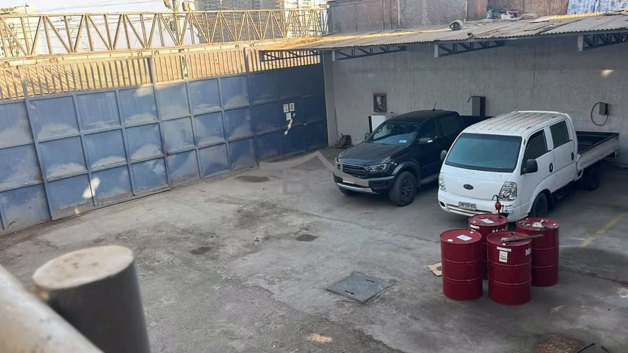Se arrienda Edificio y galpones 928 m² (158559)