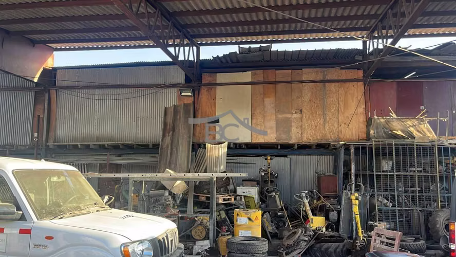 Se arrienda Edificio y galpones 928 m² (158559)