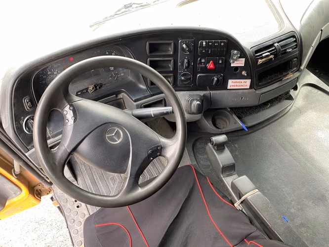 Camión Tolva Mercedes Benz Actros 3336 k 15 m3 6x4 Año ,5 Kms