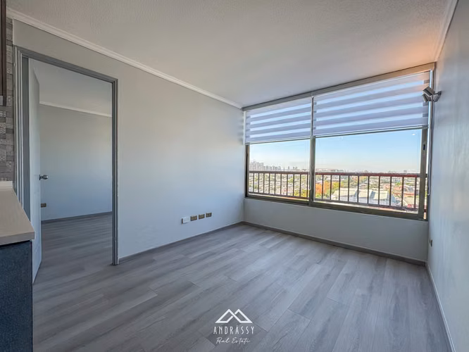 Remodelado y a pasos del Metro – Plaza Cumming