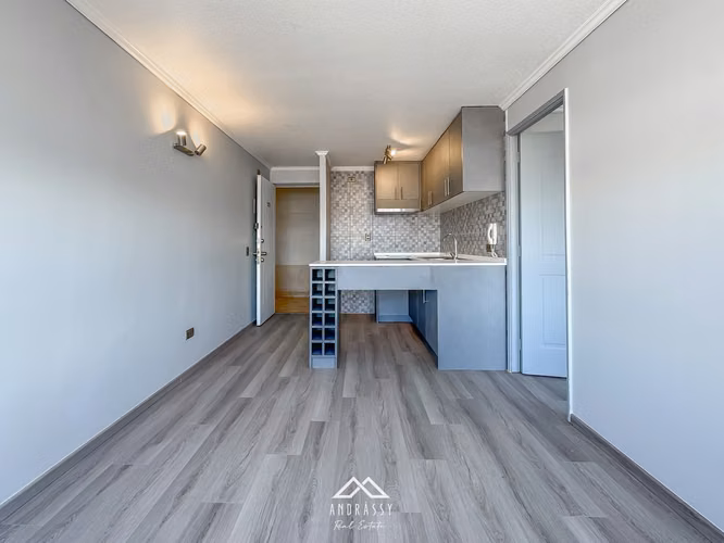 Remodelado y a pasos del Metro – Plaza Cumming