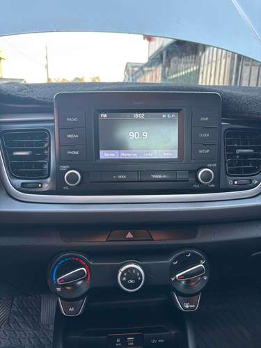 SE VENDE KIA RIO 1.4 2018 FULL