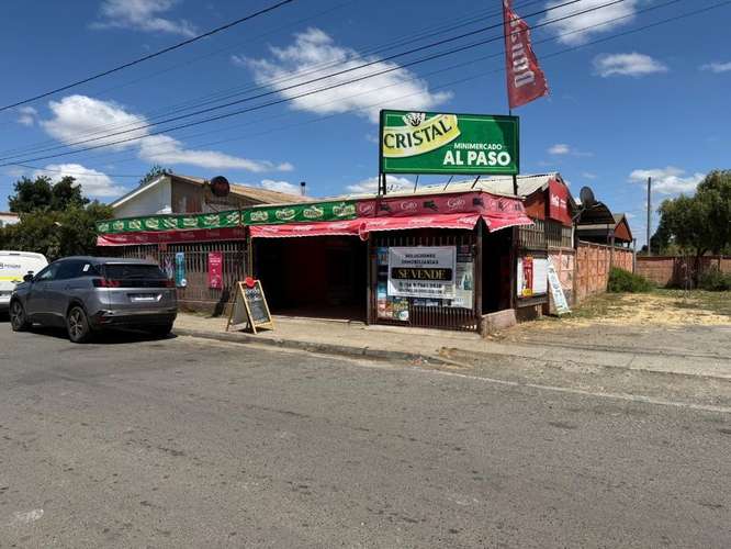 Se vende casa esquina con local comercial