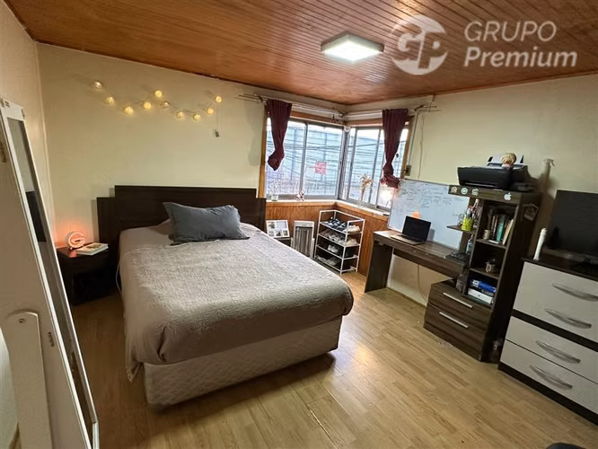 Casa en venta de 5 dorm.Estacionamiento techado en Coronel