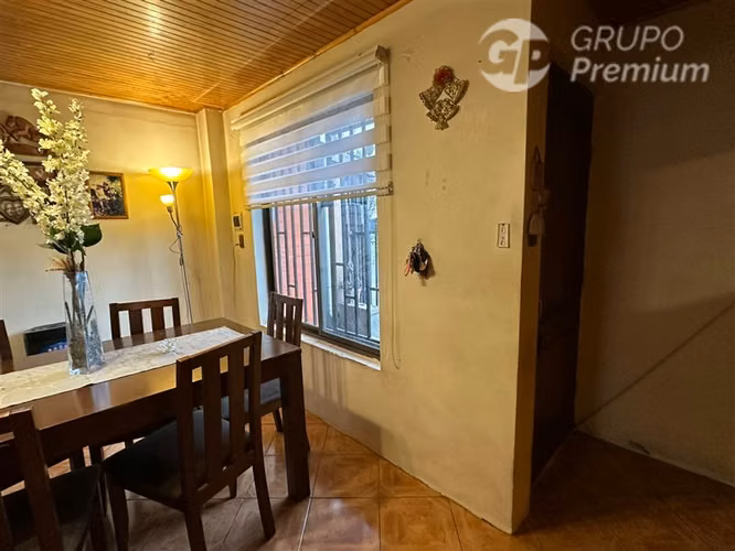 Casa en venta de 5 dorm.Estacionamiento techado en Coronel