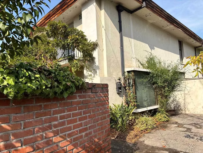 VENTA AMPLIA CASA EN LAS CONDES CERCANA METRO (158596)