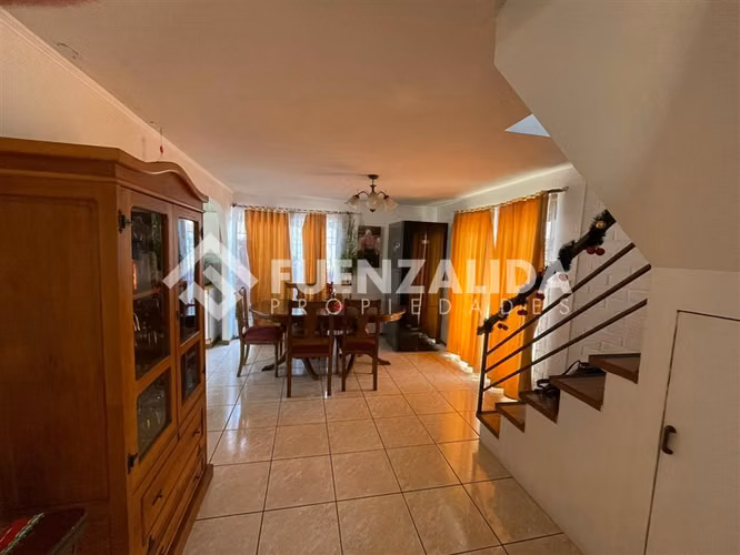 Casa en venta de 4 dorm. en Maipú
