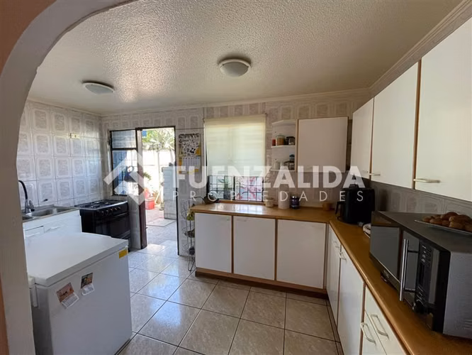 Casa en venta de 4 dorm. en Maipú