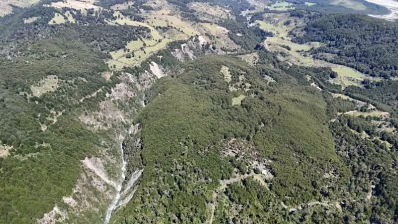 Extenso terreno en Bahia Murta orilla río (158756)
