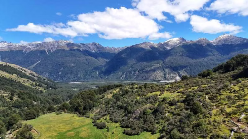 Extenso terreno en Bahia Murta orilla río (158756)