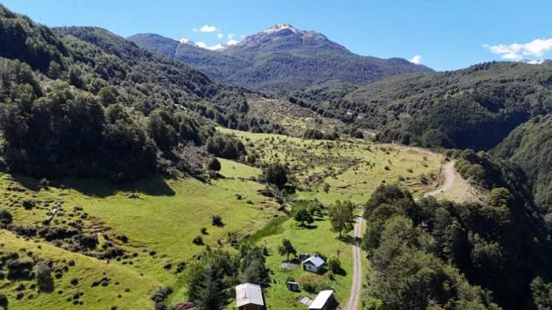 Extenso terreno en Bahia Murta orilla río (158756)
