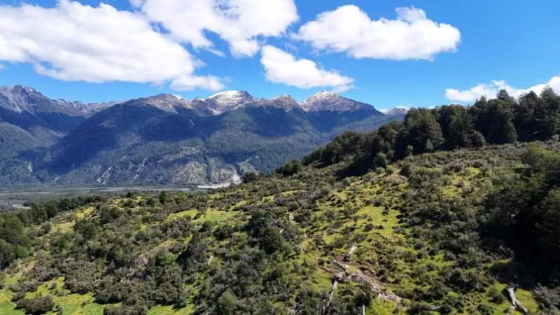 Extenso terreno en Bahia Murta orilla río (158756)