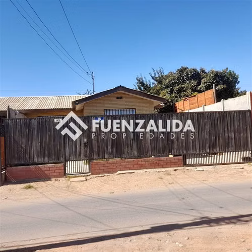 Casa en venta de 2 dorm. en Coquimbo
