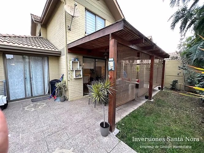 Casa en venta de 4 dorm. en Condominio La Serena