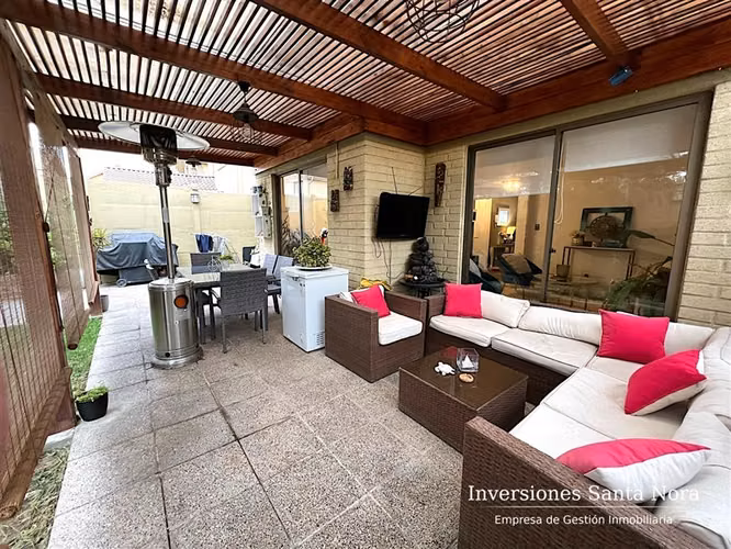 Casa en venta de 4 dorm. en Condominio La Serena