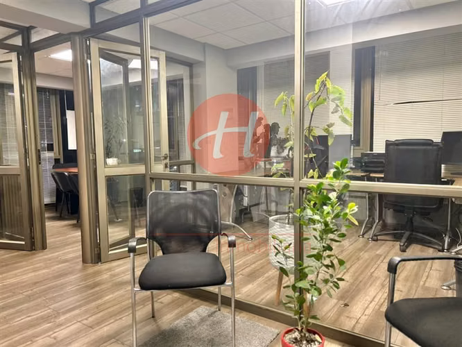 Oficina en venta Edificio Uno-K, Temuco 2 privados + estac