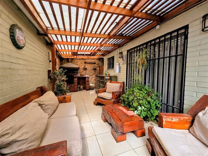 Casa en venta de 4 dorm. en Maipú